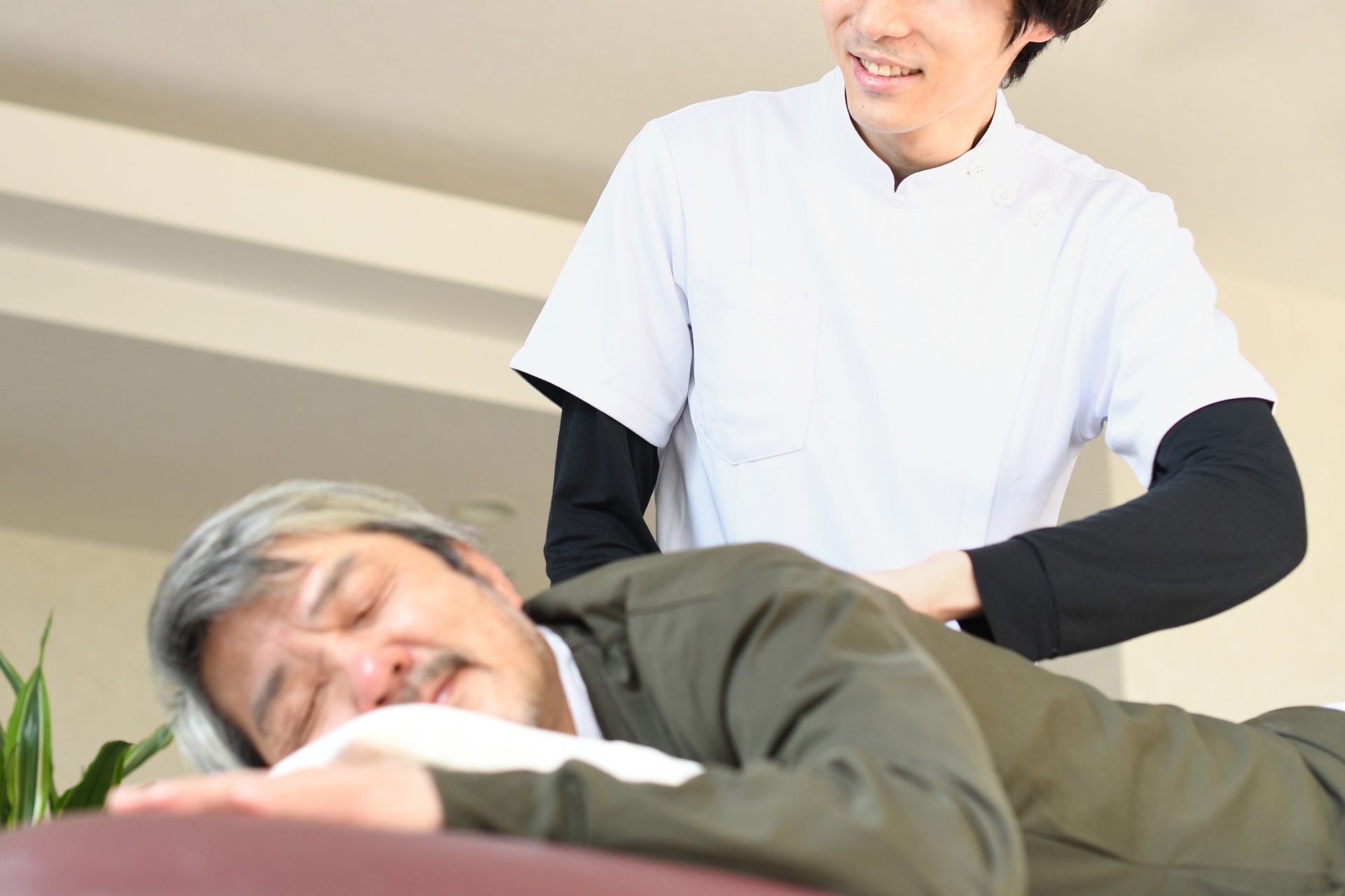 腰痛の悩み | 京都府向日市の整体なら楽想整体